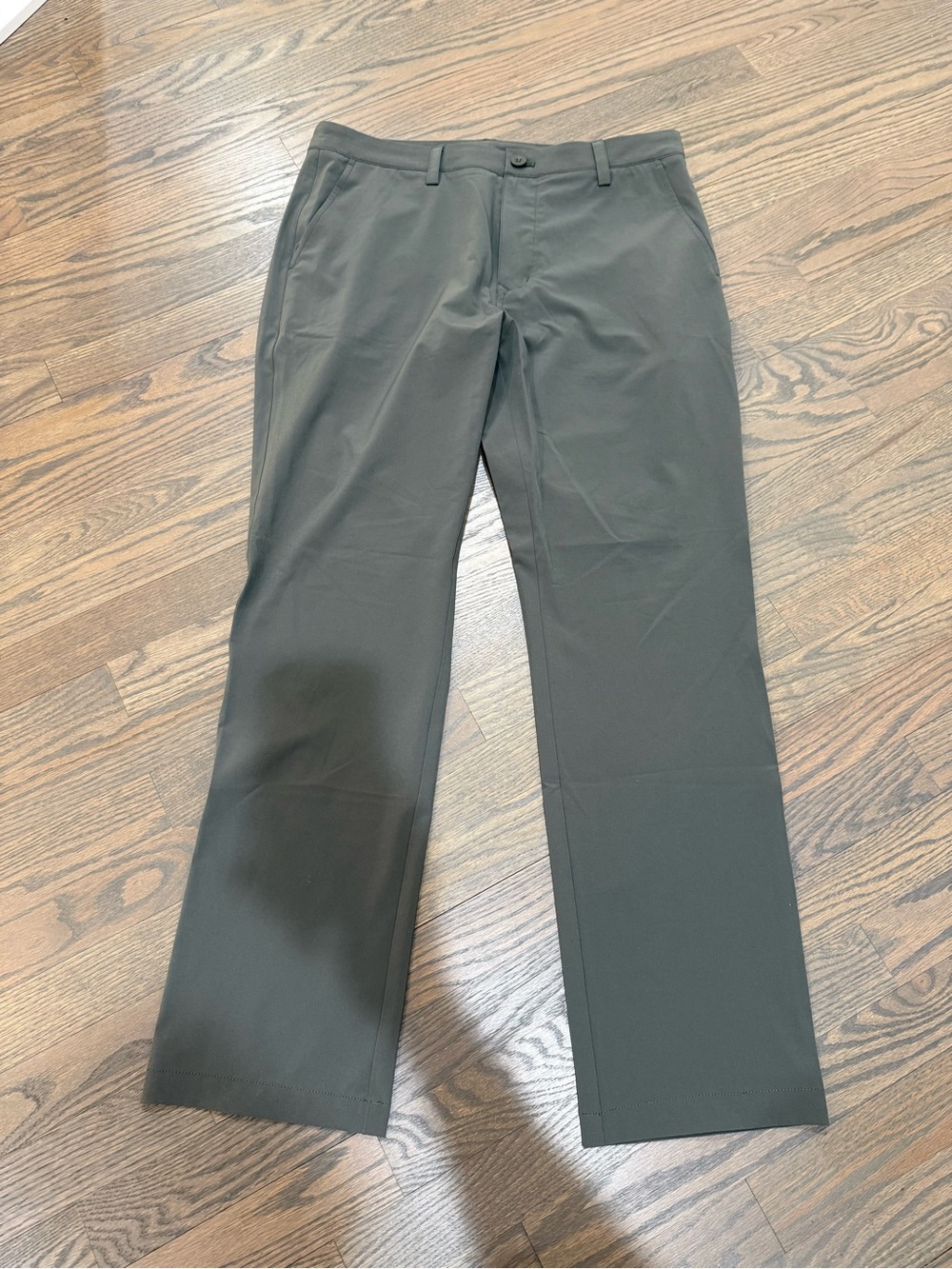 Vineyard Vines Lightweight Olive Straight-Leg Breaker Pant 32x30, Like New!